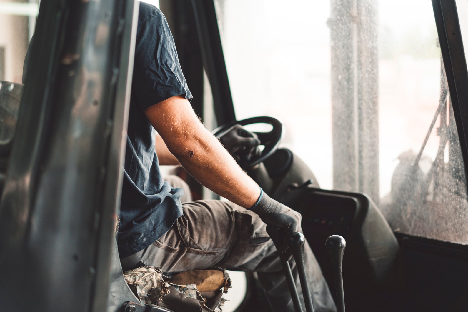 Vulcaniser driving the fork-lift